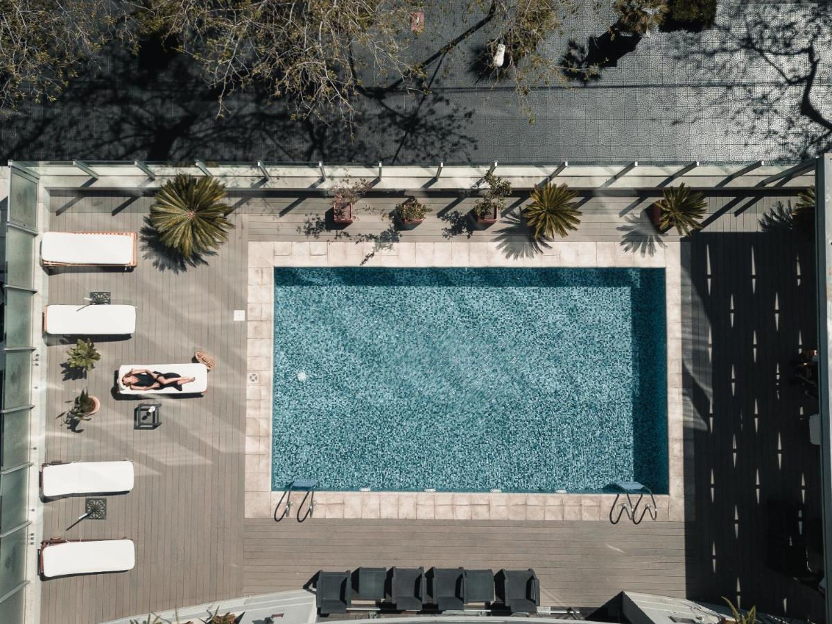 外交酒店 门多萨 外观 照片 The pool at the hotel