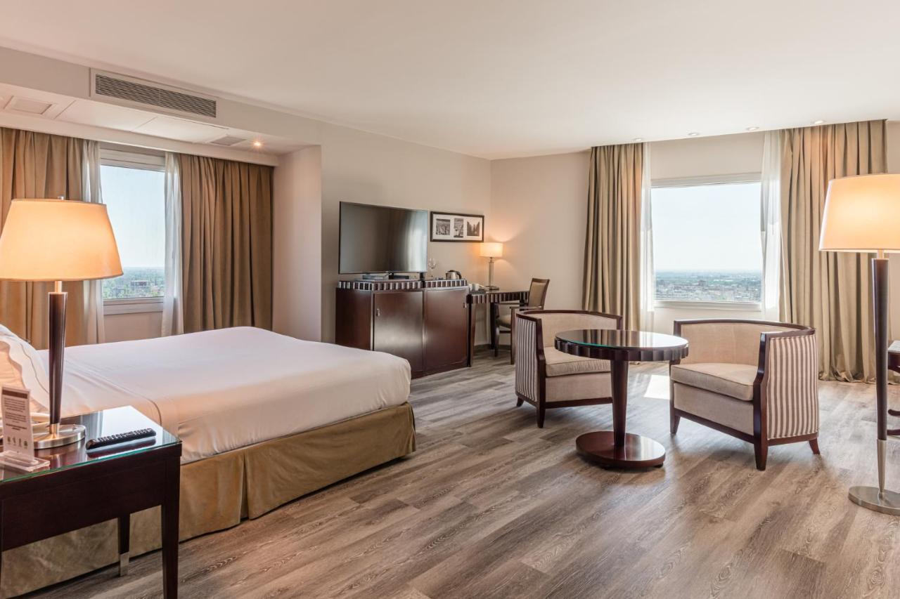 外交酒店 门多萨 外观 照片 A room at the hotel
