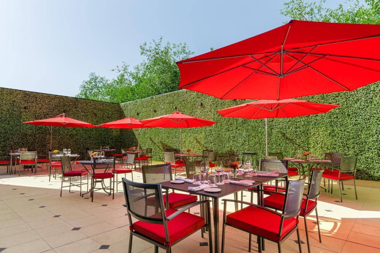 外交酒店 门多萨 外观 照片 The patio at the restaurant
