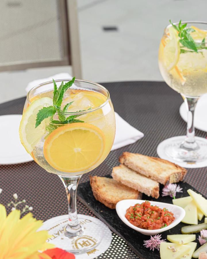 外交酒店 门多萨 外观 照片 A glass of French 75