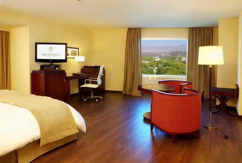 外交酒店 门多萨 外观 照片 A room at the Renaissance Las Vegas