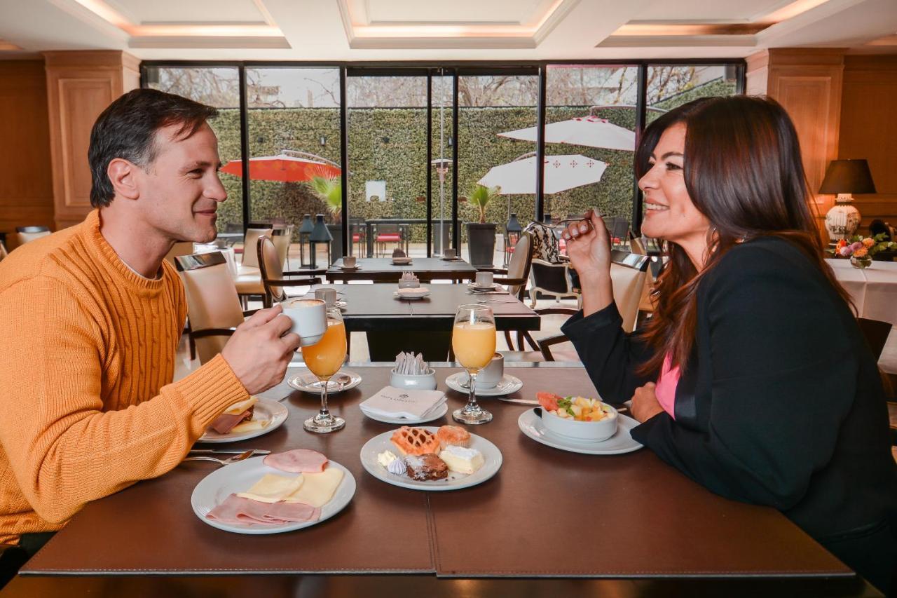外交酒店 门多萨 外观 照片 Breakfast at the hotel